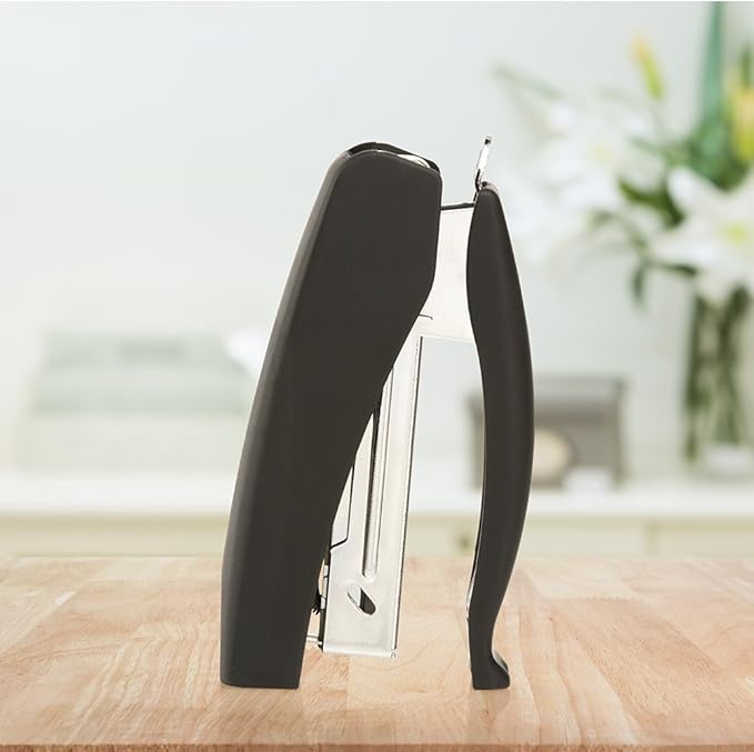 Swingline Soft Grip Stapler, 20 Sheet Capacity, Compact, Handheld Stapler, Black (09901)