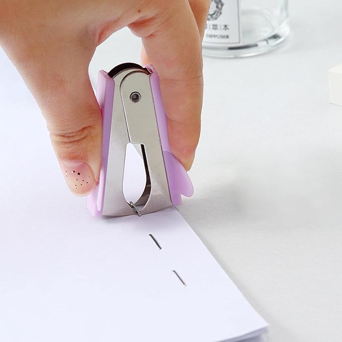 1Pc Purple Stapler Puller,Stapler Removals, Remover - Staple Puller Tool with Non-Slip Grip,Wear-Resistant Supplies for School,Teachers,Students,and Home Desk Staplers,Manual Staplers,Office Products