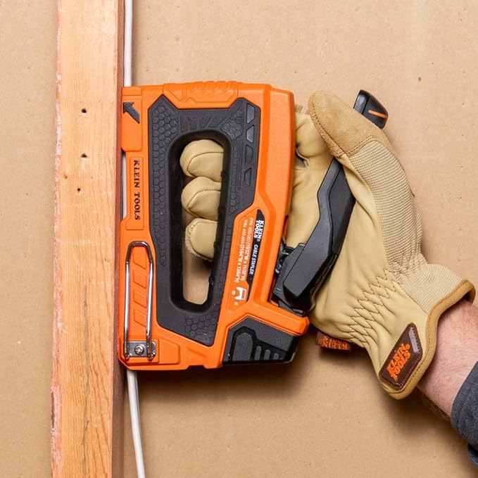 Klein Tools 45001 Heavy Duty Staple Gun, Loose Cable Stapler for Voice and Data Cable, Fits 13/64-Inch to 19/32-Inch Insulated Staples