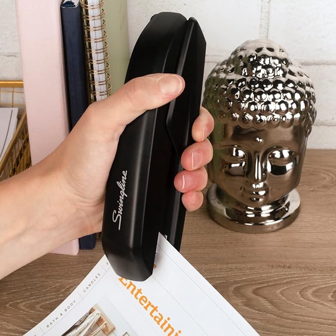 Swingline Standard Stapler, 20 Sheet Capacity, 545 Desktop Stapler, Black (S7054501)