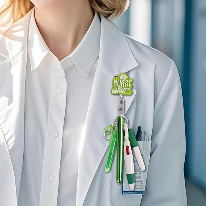 Student Nurse Pen Set Badge Reel Holder Accessories Clip, Retractable Mini Nursing Pen & Light Tool Set， Highlighter pens and Highlighter pens（Green）