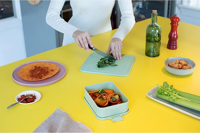 Brabantia Make & Take Medium Lunch Box (Jade Green) BPA-Free, Airtight Snap Locks, Microwave & Freezer Safe, Travel Meal Prep Container